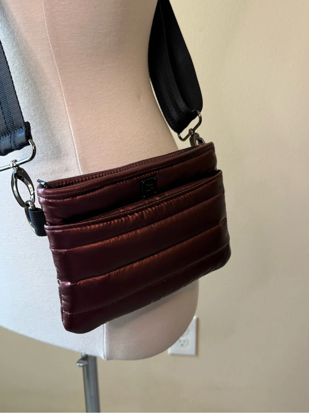 THINK ROYLYN Bum Bag Mirror Metallic Deep Burgundy metallic